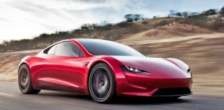 Farcen om Tesla Roadster fortsætter Tesla