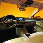 Volkswagen-Golf-2020-kab