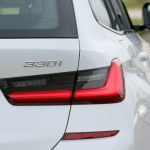 BMW 330i Touring skilt