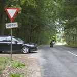 Motorcykel – bilist fra sidevej