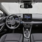 Mazda-2_Hybrid-2022-kab