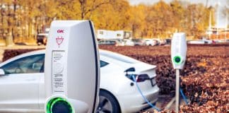 Nu er det igen billigst at lade elbilen op om dagen opladning