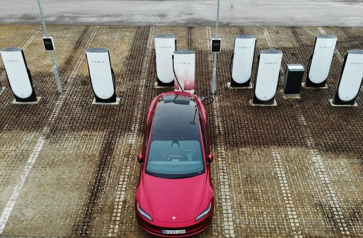 Tesla lokker med billig lynladning