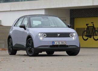 Test: Kinesisk Mini-klon charmerer og frustrerer test firefly