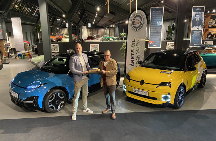 Retrosmart Renault og japansk tvilling er Årets Bil i Danmark