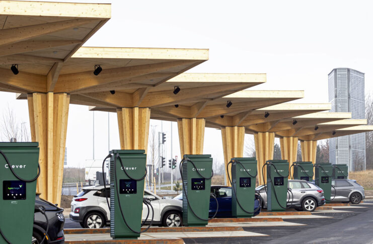 Derfor er offentlig opladning dyr selv om elafgiften er væk