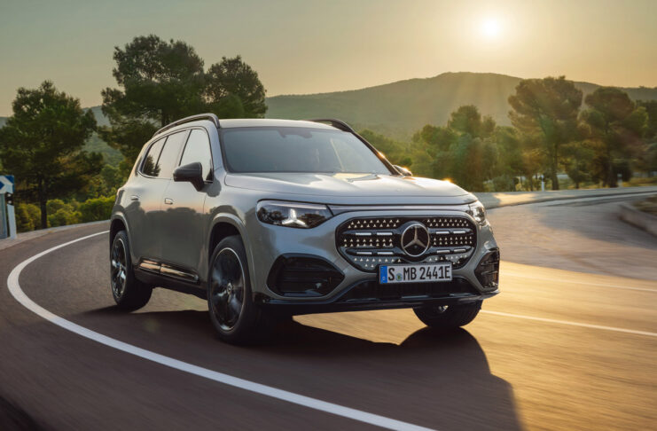 Mercedes overrasker med lave priser på langtrækkende el-SUV