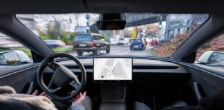 Nu kan du opleve selvkørende Tesla’er i Danmark