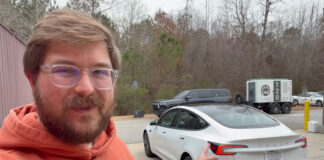 Så langt fortsætter en Tesla på fladt batteri