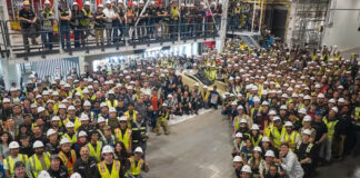 Tesla bygger første bil uden rat