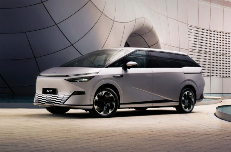 Kina-biler imponerer i norsk test af lynladning