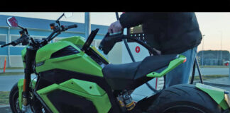 Finsk mirakel-batteri lader rekordhurtigt i el-motorcykel