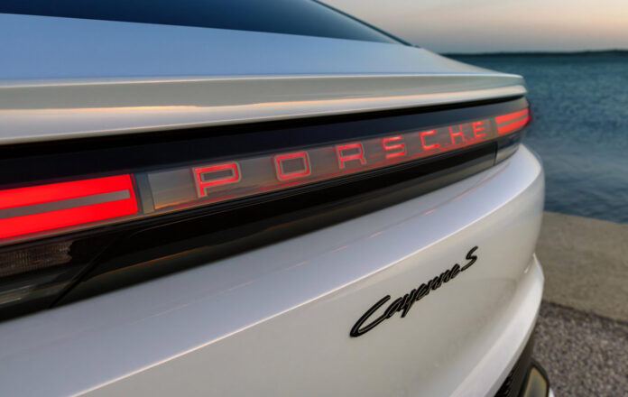 Porsche Cayenne Coupe Electric skilt