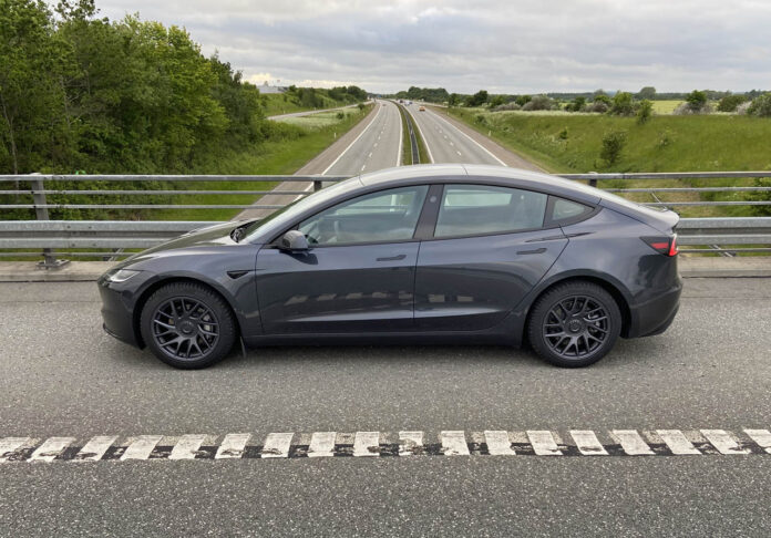 Tesla Model 3 std motorvej