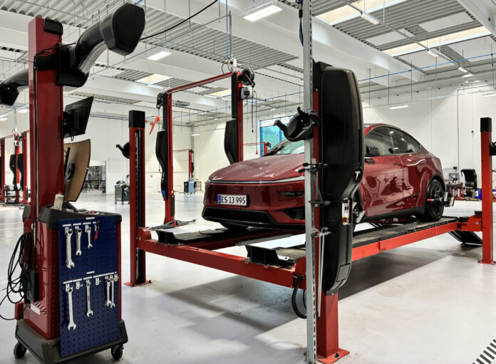 Tesla service DK