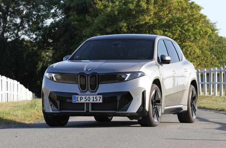 Test: Mest fryd og lidt frustration i BMW’s Neue Klasse elbil